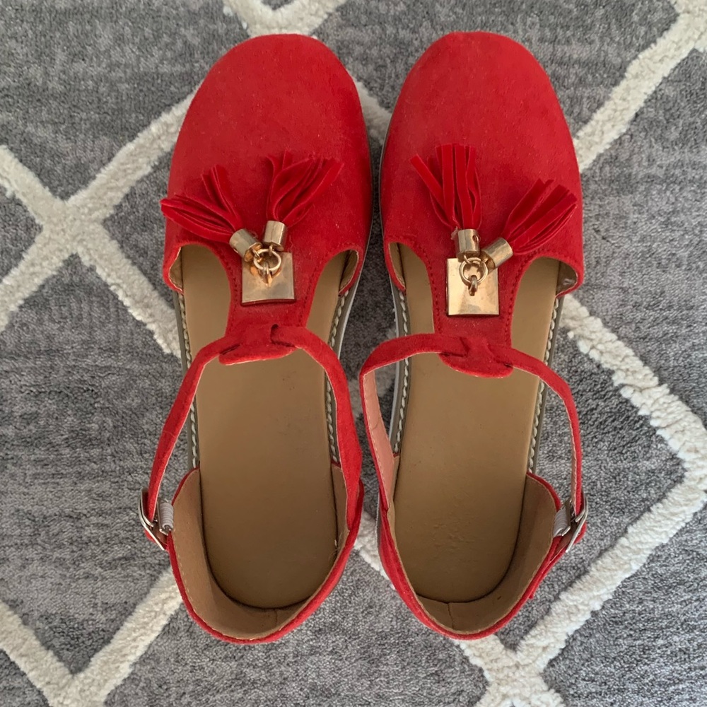 cute platform sandals!